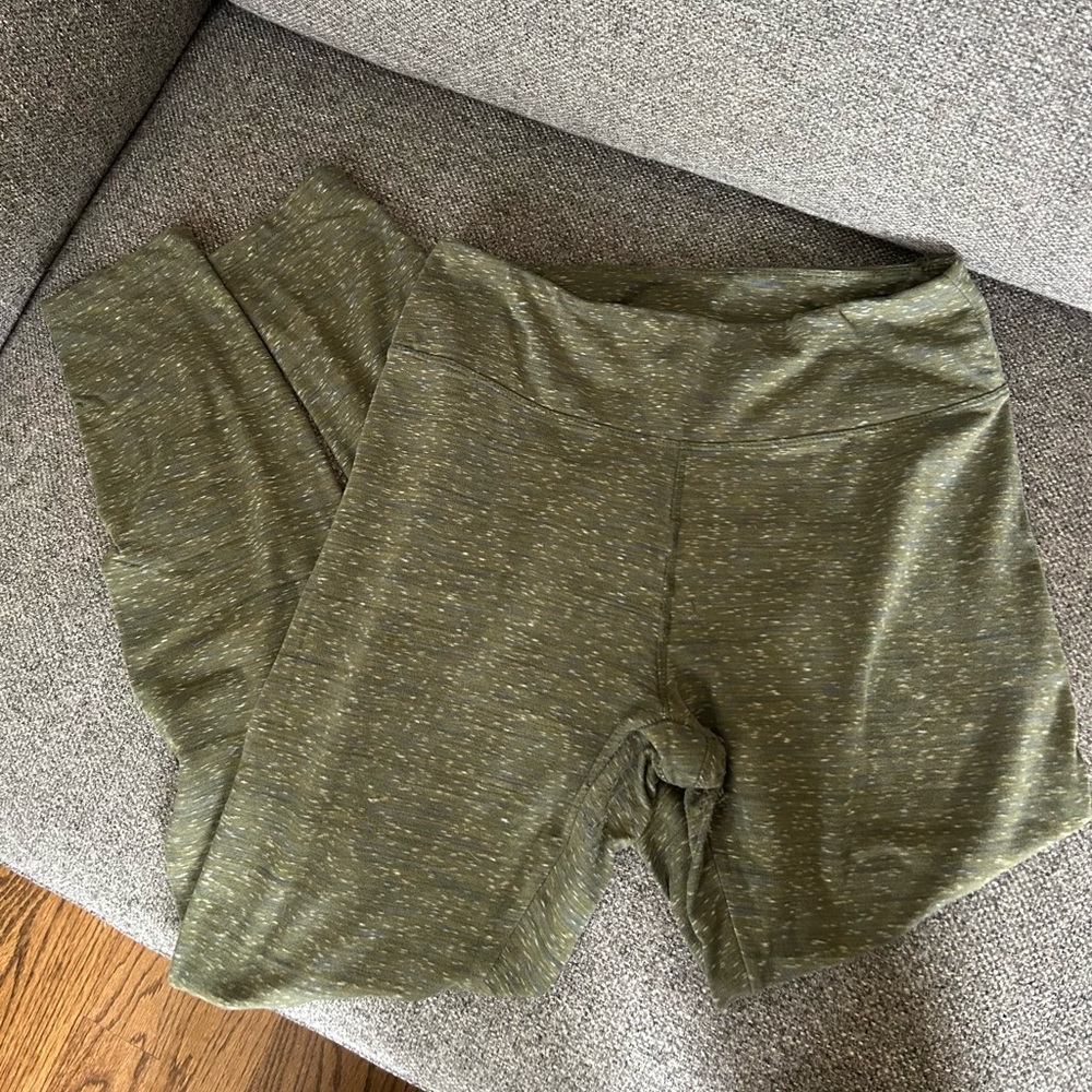 Green leggings